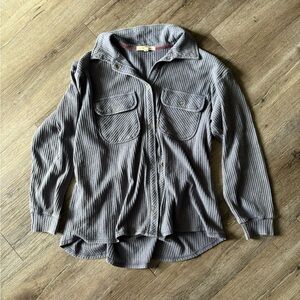 Gray/Blue Button-Up Shirt